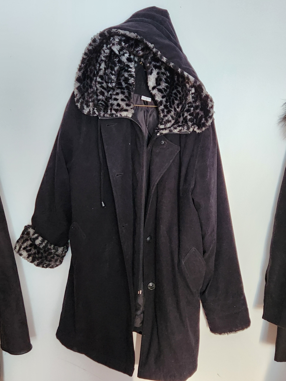 Women’s Black Hooded Trench Coat with Faux Fur Trim